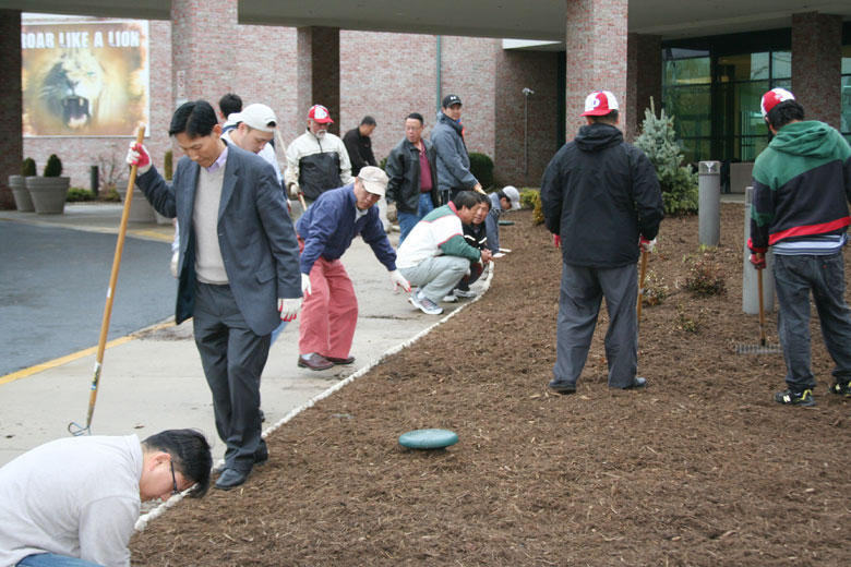 032809-mulch (1).jpg